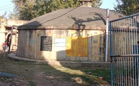 खैरथल जलदाय विभाग की मनमानी से गड़बडा़ई पेयजल व्यवस्था जिला प्रशासन से लोगो ने की समस्या के निदान की मांग