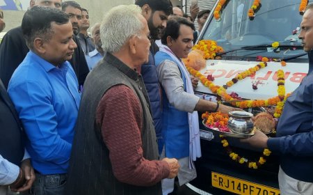 विधायक राजेंद्र प्रधान ने किया एंबुलेंस का उद्घाटन :हरी झंडी दिखाकर किया हुडला  रवाना