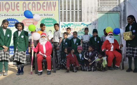 अनेक प्रतियोगिताएं आयोजित कर क्रिसमस कि बधाई दी