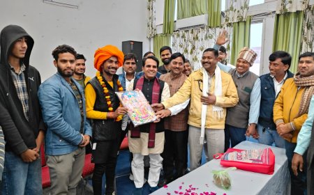 दौड़ते हुए कुचामन सिटी से अयोध्या जा रहे राम सिंह राठौड़ का विधायक राजेंद्र मीणा ने किया स्वागत