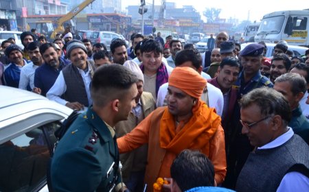 लेफ्टीनेंट के पद चयन होने पर गौरव यादव का जोरदार स्वागत व अभिनन्दन किया