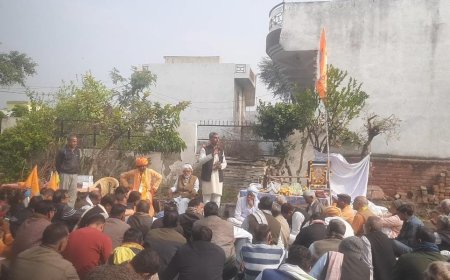 अक्षत कलश शोभा यात्रा रैणी कस्बे मे सीताराम मंदिर से शुरू होकर शहर के मुख्य मार्गो से निकाली