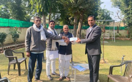 राजगढ एसडीएम ओमप्रकाश मीना ने 51 हजार रुपए का चेक प्रदान कर आदिवासी सेवा संस्थान राजगढ-अलवर को सहयोग दिया