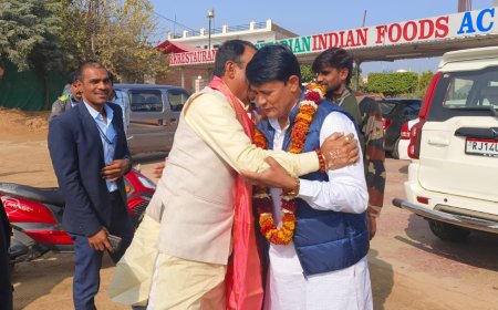 डिप्टी सीएम प्रेमचंद बैरवा का पूर्व विधायक रामलाल शर्मा ने चौमूं में किया स्वागत