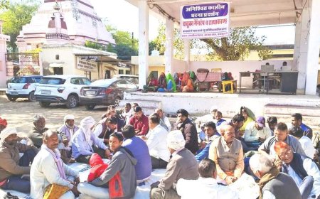 डीएसपी पर ग्रामीणों से दुर्व्यवहार के आरोप का मामला :कार्यवाही की मांग को लेकर ग्रामीणों का धरना प्रदर्शन गुरूवार को भी रहा जारी