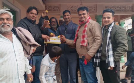 संजय शर्मा को राज्यमंत्री स्वतंत्र प्रभार बनाएं जाने की खुशी में भाजपा कार्यकर्ताओं ने मिठाइयां बांटकर मनाई खुशी