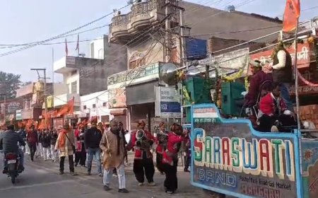 अयोध्या से आए भगवान श्रीराम के चित्र, अक्षत,पत्रक सहित अन्य सामग्री की निकाली शोभायात्रा