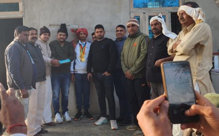 स्वर्ण पदक विजेता छात्र का मुंडावर ब्राह्मण समाज में किया सम्मान