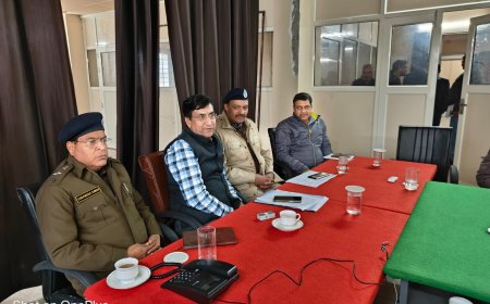 जिला सचिवालय सभागार खैरथल में हुई सीएलजी की बैठक