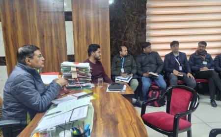 विकसित भारत संकल्प यात्रा में बैंकों की चल रही योजनाओं के संबंध में बैंकर्स की ली समीक्षा बैठक