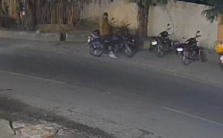 वाहन चोर बेखौफ चोरी जारी : पूर्व कैबिनेट मंत्री के कार्यालय के पास से 3 मिनट मे बाइक चोरी