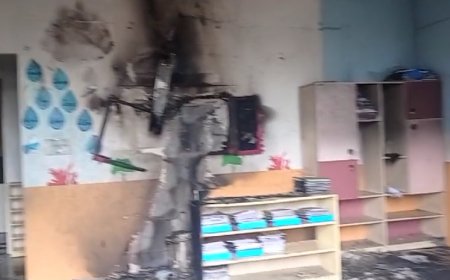 प्राइमरी स्कूल में बिजली के शॉर्ट सर्किट के कारण लगी आग 