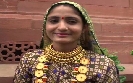 PM Modi हुए गीता रबारी द्वारा गाए गए राम भजन के फैन, अब गुजरात की सिंगर का "श्रीराम घर आए" की तारीफ में बांधे पुल