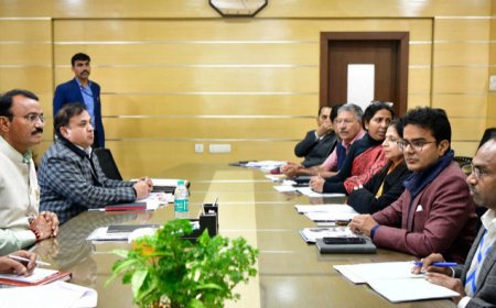 परिवहन एवं सड़क सुरक्षा विभाग की समीक्षा बैठक परिवहन को आमजन के लिए बनाये बेहतर- उपमुख्यमंत्री डॉ. प्रेमचंद