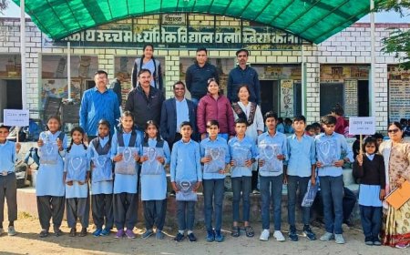 करुणा क्लब द्वारा सर्दी से बचाव के लिए बच्चो को किया जर्सी वितरण