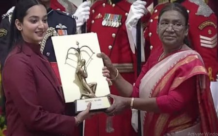 राष्ट्रीय खेल पुरस्कार- 2023- राजस्थान की दिव्यकृति सिंह को घुड़सवारी में अर्जुन पुरस्कार और महावीर प्रसाद सैनी को एथलेटिक्स में उत्कृष्ट प्रशिक्षण के लिए द्रोणाचार्य पुरस्कार