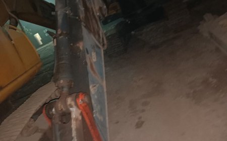 छपरा मे अवेधखनन करती पोकलीन मशीन जप्त