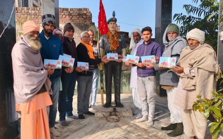 सीमा पर शहीद हुए सैनिक के स्मारक पर जाकर उनको व उनके परिवार को अयोध्या से आये अक्षत निमंत्रण पत्र दिए