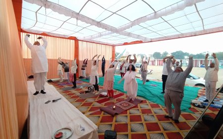 मकर संक्रांति पर किया ,सामूहिक सूर्य नमस्कार का अभ्यास