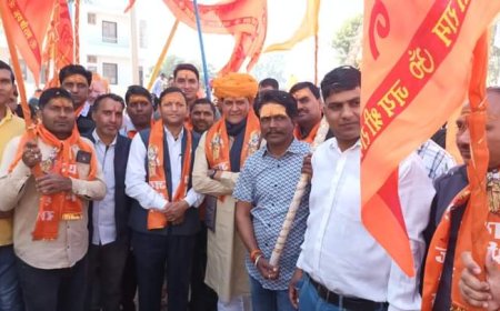 कालाडेरा कस्बे में 2100 सौ महिलाओं ने निकाली विशाल कलश यात्रा, पूर्व विधायक रामलाल शर्मा ने भगवान श्री राम की झांकी की महाआरती कर  शोभायात्रा को किया रवाना