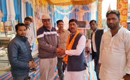 अयोध्या में श्री रामलला प्राण प्रतिष्ठा को लेकर महाआरती का हुआ आयोजन: राम दरबार सजाकर की ज्योत प्रज्वलित