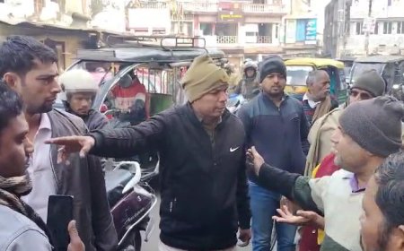 नगर निगम ने हटाया बाजारों से अतिक्रमण