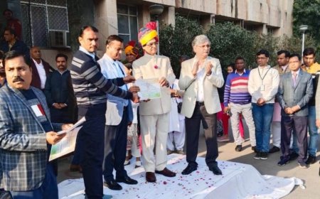 राज्य स्तर पर घनश्याम शर्मा (नर्सिंग ओफिसर) का किया गया सम्मान