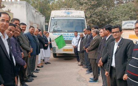 सचल विधिक सेवा केंद्र, मोबाइल वेन को हरी झंडी दिखाकर रवाना किया