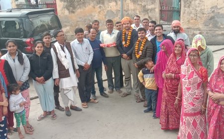 अयोध्या में राम लला की पदयात्रा पूरी करके गांव लौटे धर्मेंद्र शर्मा का ग्रामीणों ने किया स्वागत