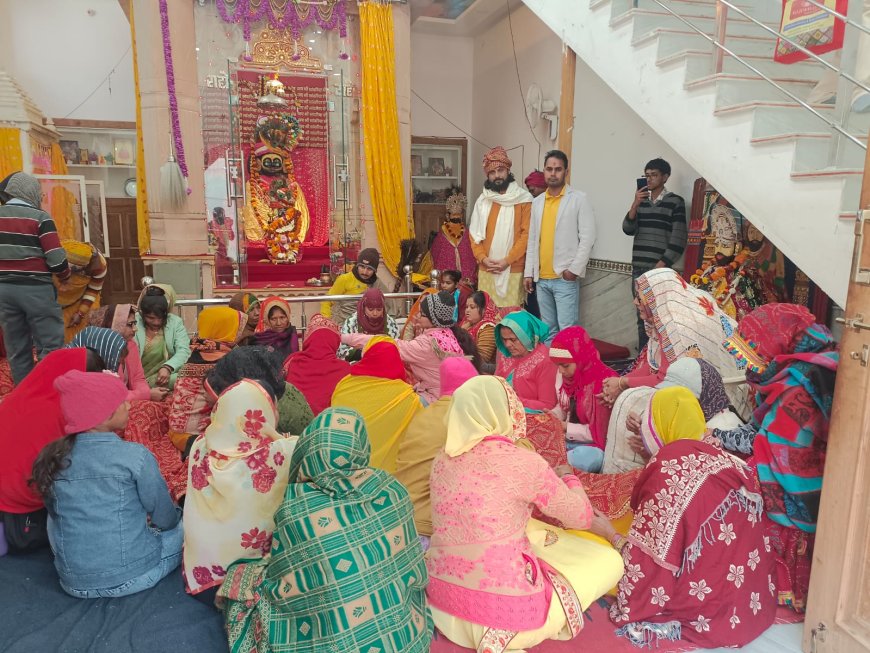 उदयपुरवाटी में स्थित सेठ सांवरिया मंदिर में मंगल गीत गाकर लगाई चुनरी की बुटियां  जोर शोर से चल रहा है :शाकम्भरी की चुनरी की बूटी लगाने का कार्य