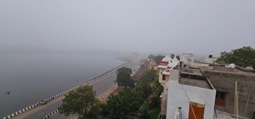 कोहरे में सुबह ग्यारह बजे तक लिपता रह गुरला फोरलेन: रणजीत झील पर छाई धुंध की चादर वाहनों की हेडलाइट चालू रही
