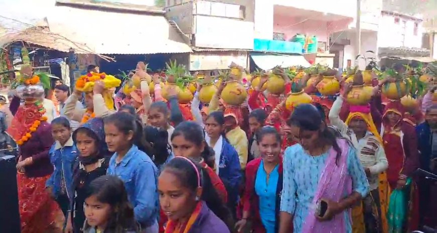 अयोध्या में भगवान राम की प्राण प्रतिष्ठा के उपलक्ष में मांचाड़ी नगेश्वर धाम आश्रम से प्रमुख मार्गो से होती हुई महिलाओं द्वारा 251 कलश की शोभायात्रा निकाली