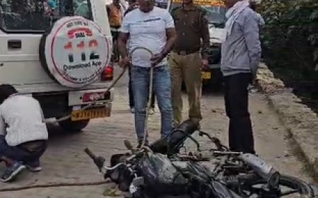 Rajgarh : गंगाबाग चौराहे पर स्थित नाले से निकली बाईक, छानबीन मे जुटी पुलिस टीम