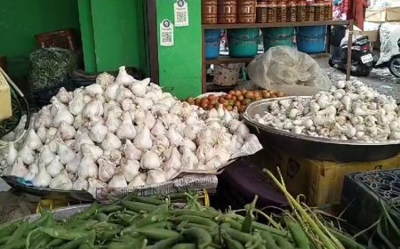 रसोई घर से गायब हुई लहसुन की महक,दाम हुए चार सौ के पार