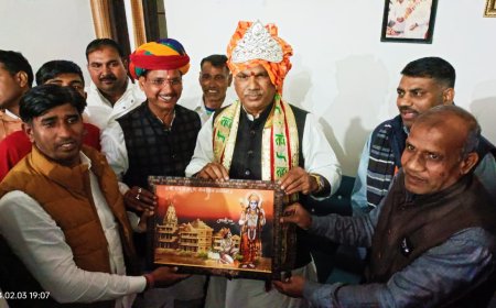 धर्म नगरी नौगांवा पहुंचे गृह राज्य मंत्री जवाहर सिंह: फूल मालाओं  से हुआ जोरदार स्वागत