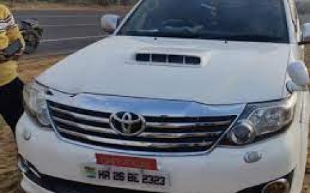 फॉर्च्यूनर में मिली युवक-युवती की लाश:सड़क किनारे खड़ी गाड़ी से शीशे तोड़कर निकाले शव