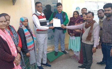 पंचायत कनिष्ठ सहायक को धमकाने दस्तावेज फाड़ने मामले मे मंत्रालयिक कर्मचारी ने दिया ज्ञापन