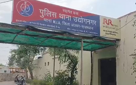 डंफर के रजिस्ट्रेशन नंबर को लेकर कहासुनी मुकेश सहित तीन जनों के विरुद्ध परिवहन विभाग के अधिकारी ने कराया मामला दर्ज