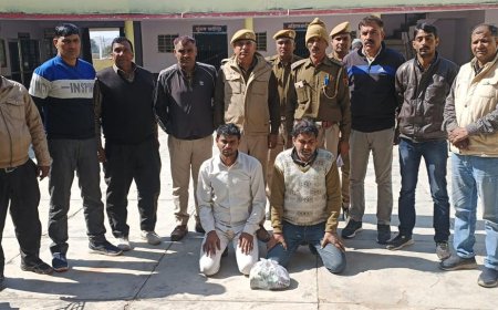 9 लाख रूपए व एक बोलरों सहित 2 साईबर ठग गिरफ्तार:आनलाईन ठगी की राशि को विभिन्न एटीएम एवं स्वाईप मशीनो द्वारा निकाल कर ले जा रहे थे