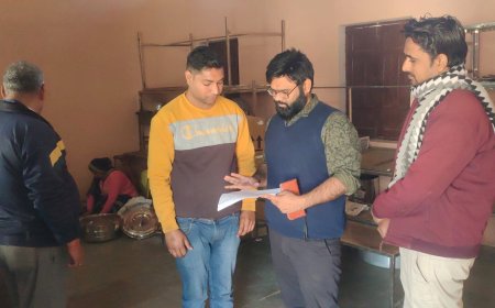 कस्बे मे चल रही अन्नपूर्णा रसोई का तहसीलदार ने किया निरीक्षण