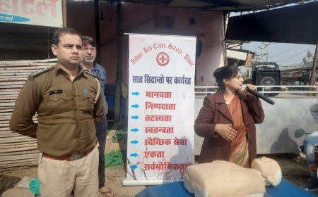 सड़क सुरक्षा माह के तहत आरटीओ  द्वाराआमजन को दुर्घटना में घायलों की मदद करने के लिए किया जागरूक