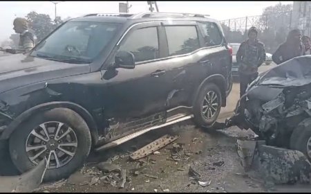 भिवाड़ी के गौरव पथ स्थित प्रेजिडेंसी स्कूल से लेकर हेतराम चौक तक का रोड चढ़ा अतिक्रमणकारियों की भेट