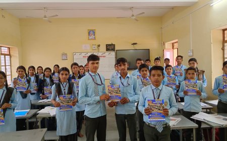 पुरस्कृत शिक्षक फोरम को ओर से जारी सैकेंडरी बोर्ड परीक्षा तैयारी टिप्स पुस्तिका का किया नि:शुल्क वितरण