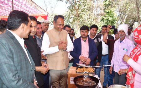 महिलाओं ने मिलेट्स से बने उत्पादों की लगाई  स्टॉल्स : विधायक व एसडीएम ने की मिलेटस से बने उत्पादों की प्रशंसा