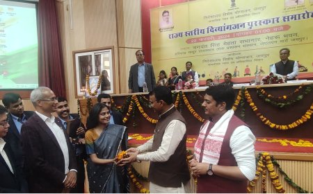 विशेष योग्यजन कल्याणार्थ राज्य स्तरीय पुरस्कार योजना के तहत जिला कलक्टर खैरथल-तिजारा को किया गया राज्य स्तरीय पर पुरस्कृत