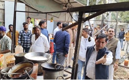 अलवर शहर नगर निगम प्रशासन की कार्यवाही: अवैध रूप से लगी मांस- मछलियों की दुकानो को हटवाया