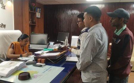 जलदाय विभाग की क्षतिग्रस्त पाईप लाईन में आ रहा गंदा पानी वार्डवासियों ने जिला कलक्टर को सौंपा ज्ञापन