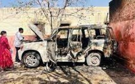 कार में नशा करते समय लगी आग: अंदर बैठा युवक जिंदा जला