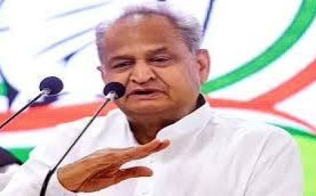 पीएम पांच साल प्रचार करते रहे, देश किसके भरोसे चल रहा है पता ही नहीं: अशोक गहलोत