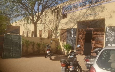 रैणी की सरकारी सीनियर स्कूल मे बोर्ड परीक्षा क्लास-12 का सम्पन्न हुआ अंग्रेजी विषय का पेपर